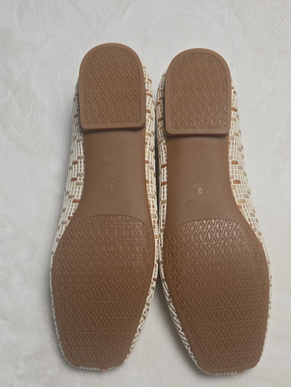Vivaia Margot Square Toe V Cut Flats Woven Size  8. - Picture 4 of 5